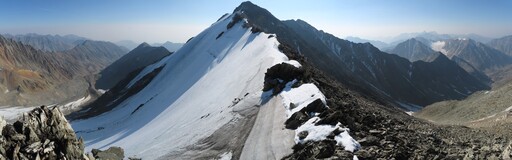 панорама перевала Дружба, вид в сторону Вершины Буордаха