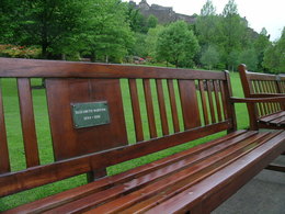 Именная скамейка (Эдинбург)