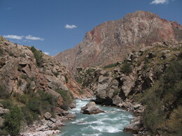 река Сарытаг ниже одноименного поселка