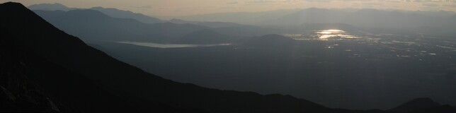 Верхнеангарская котловина, слева -- озеро Иркана