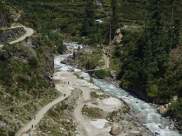 река Тос перед впадением в Парвати