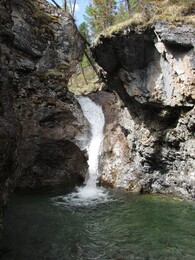 второй каньон с водопадом