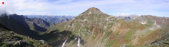 вид на г.Ледниковая и окрестности с перевала Уфимский