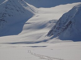 ледопад на спуске с нашего вчерашнего перевала