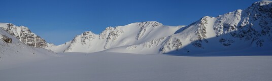 верховья ледника Планка, наш следующий перевал в его верховьях