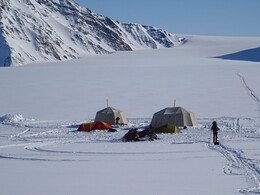 лагерь на леднике Veteranen