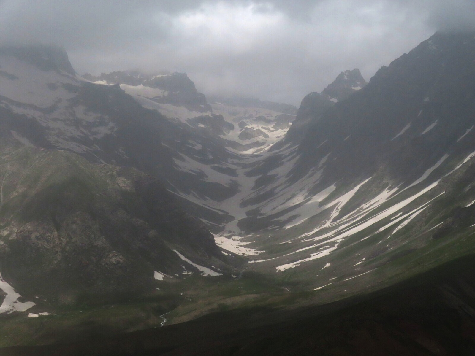  .  valley of Khazarkhana river