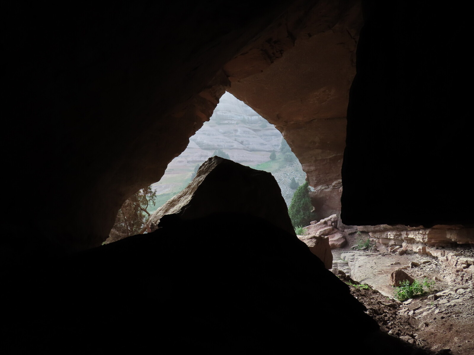 внутри грота inside the grotto