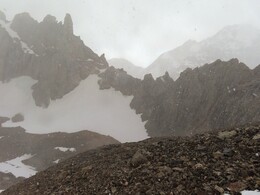 слева - пик Шахтер Shakhter peak on the left