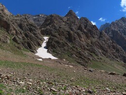 ущелье к перевалу Казнок gorge to Kaznok pass