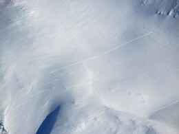 лыжник на соседней горе Nakkefjellet