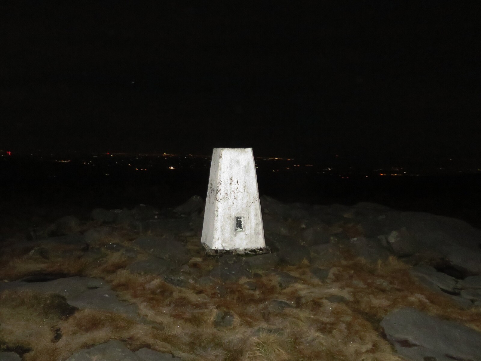  Wards Stone (560m)